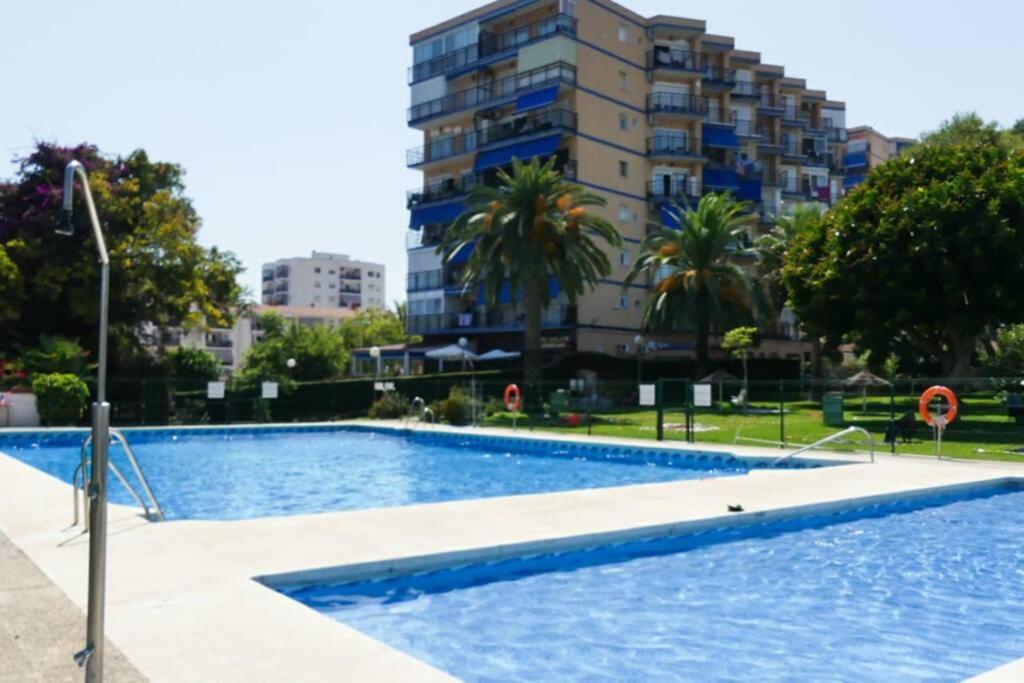 Holiday Rentals Piscina, Playa Parking A 5 Min Caminando Del Puerto De 贝纳尔马德纳 外观 照片
