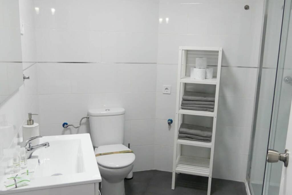 Holiday Rentals Piscina, Playa Parking A 5 Min Caminando Del Puerto De 贝纳尔马德纳 外观 照片