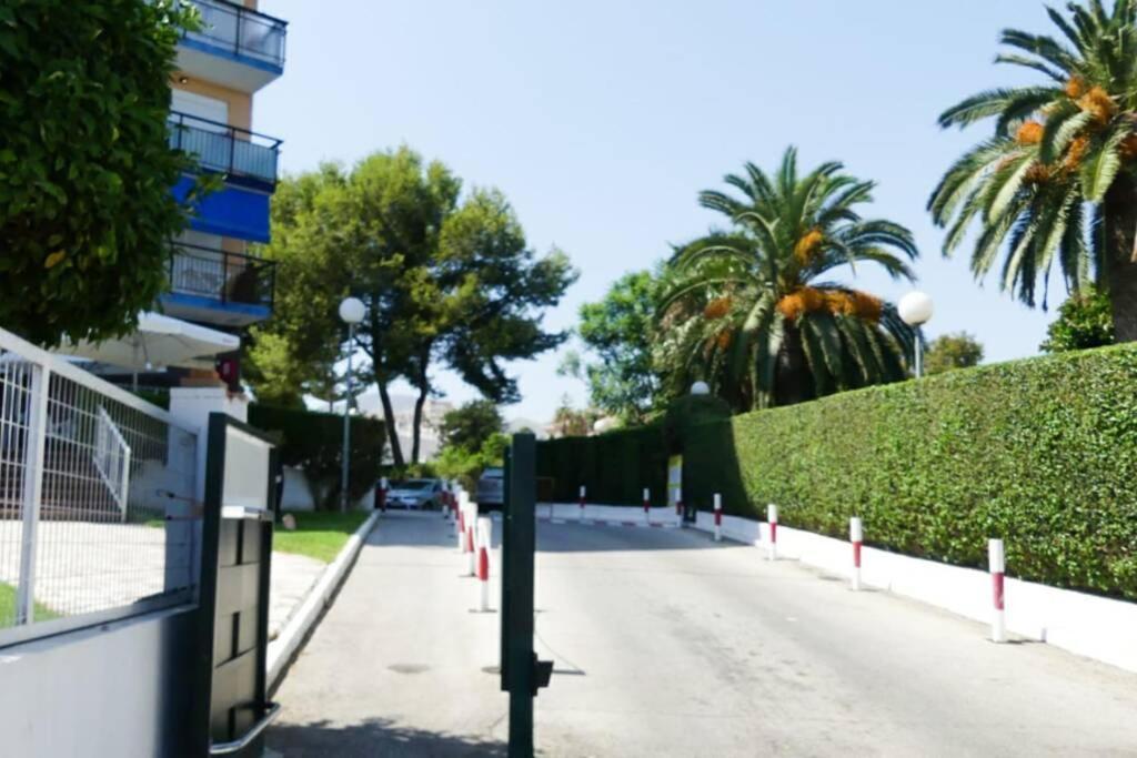 Holiday Rentals Piscina, Playa Parking A 5 Min Caminando Del Puerto De 贝纳尔马德纳 外观 照片