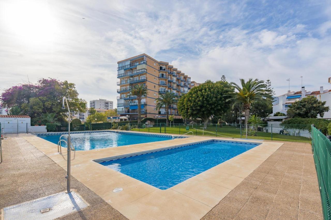 Holiday Rentals Piscina, Playa Parking A 5 Min Caminando Del Puerto De 贝纳尔马德纳 外观 照片
