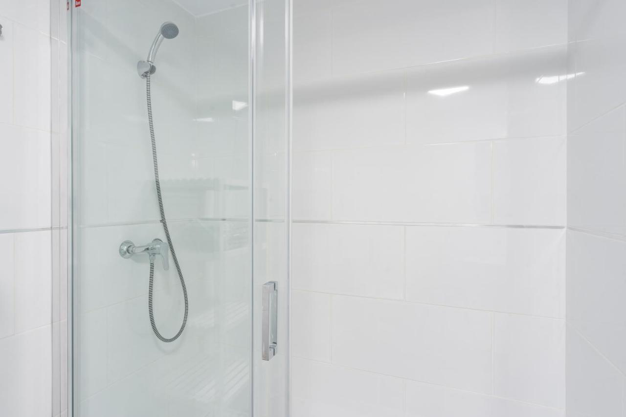 Holiday Rentals Piscina, Playa Parking A 5 Min Caminando Del Puerto De 贝纳尔马德纳 外观 照片